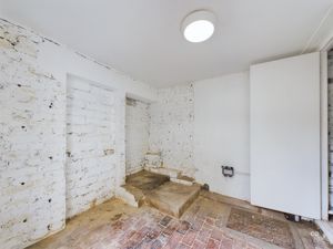 Photo 17- click for photo gallery